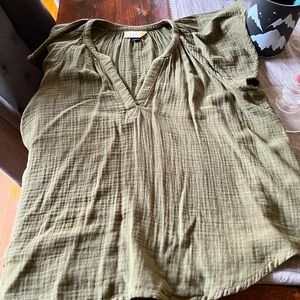 Universal thread olive green blouse, worn a handful of times!